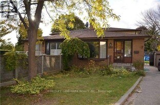 1233 Fairdale Dr in Mississauga, ON - Building Photo
