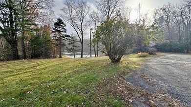 45 Hoppen Rd in New Hartford, CT - Building Photo - Building Photo