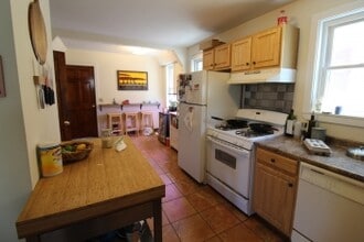 53 Porter Rd, Unit 2 in Cambridge, MA - Building Photo - Building Photo