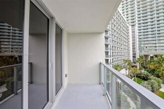 1500 Bay Rd, Unit N-0721 in Miami Beach, FL - Building Photo - Building Photo
