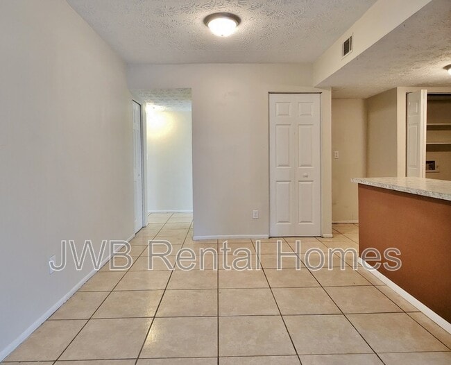 7201 Arlington Expy in Jacksonville, FL - Building Photo - Building Photo