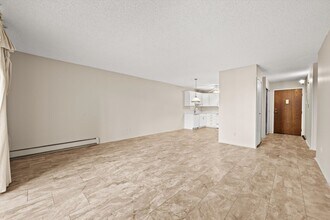 7040 E Girard Ave in Denver, CO - Building Photo - Building Photo