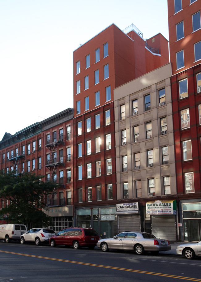 2196 Frederick Douglass Blvd in New York, NY - Foto de edificio - Building Photo