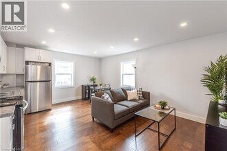 35 Niagara St in St Catharines, ON - Building Photo - Building Photo
