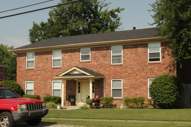 9717 Hudson Ln in Louisville, KY - Foto de edificio - Building Photo