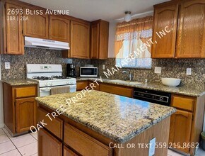 2693 Bliss Ave in Clovis, CA - Building Photo - Building Photo