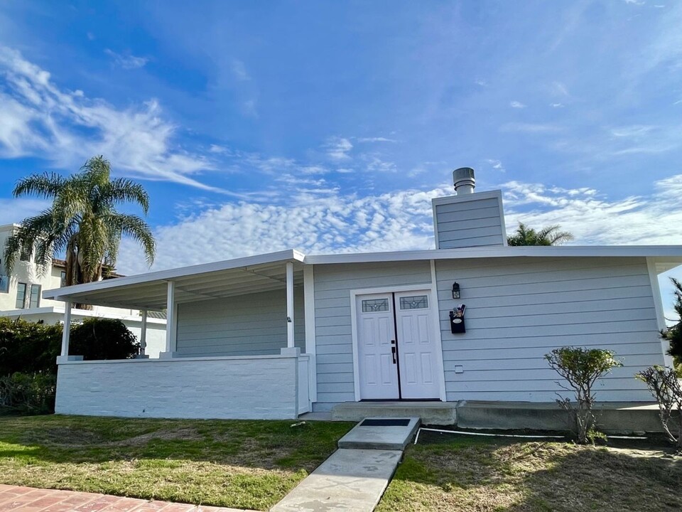 238 Esplanade in San Clemente, CA - Foto de edificio