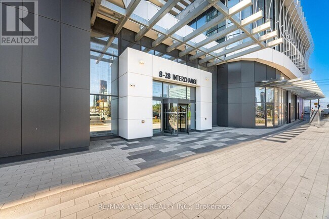 28 Interchange Wy in Vaughan, ON - Building Photo - Building Photo