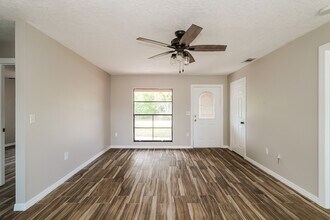 10165 Gamewell St in Spring Hill, FL - Building Photo - Building Photo