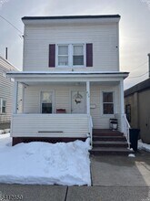 426 Tompkins St in Orange, NJ - Building Photo - Building Photo