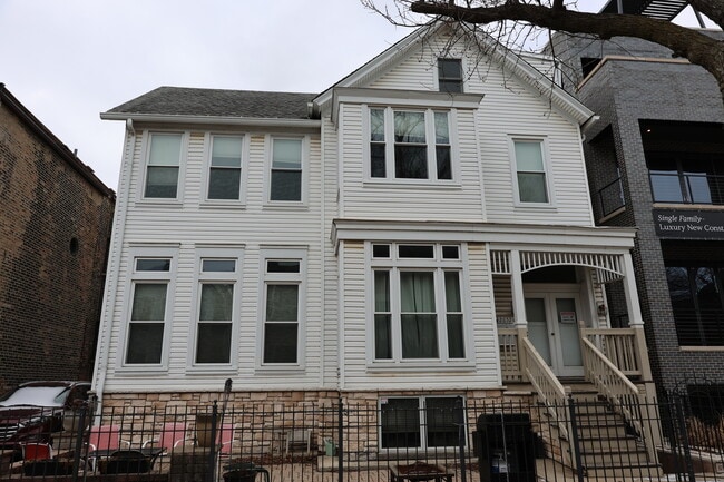 2652 N Wilton Ave in Chicago, IL - Building Photo - Building Photo