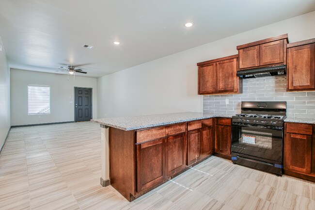 8945 Robert Dr, Unit C in El Paso, TX - Building Photo - Building Photo