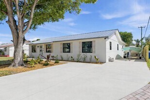 403 Daly Dr in Jupiter, FL - Building Photo