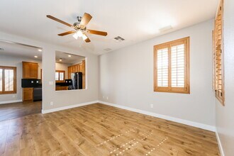 44 Beach Haven Ave in Las Vegas, NV - Building Photo - Building Photo