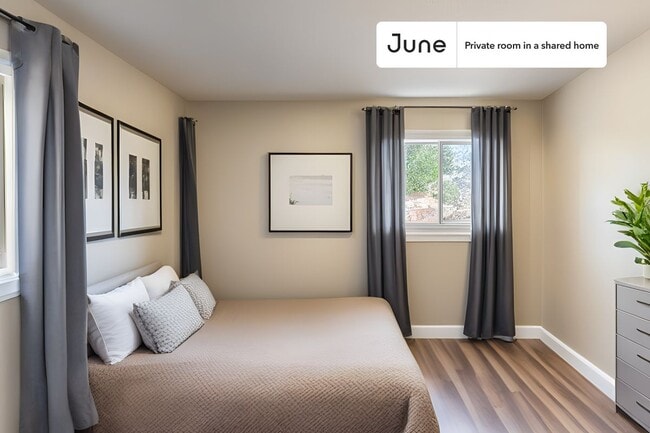 Room in Shared 4 bed/3 bath home