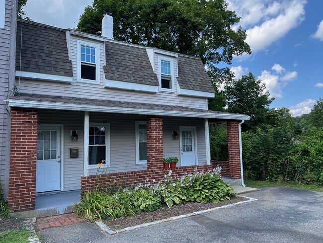 5 Tibbetts St in Natick, MA - Building Photo - Building Photo