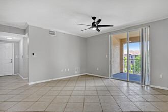 6510 Emerald Dunes Dr in Wellington, FL - Building Photo - Building Photo