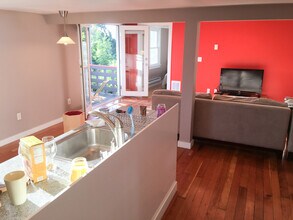 2119 11th Ave W, Unit 2117 in Seattle, WA - Foto de edificio - Building Photo