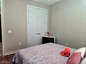 3401 Acapulco Cir in Cape Coral, FL - Foto de edificio - Building Photo