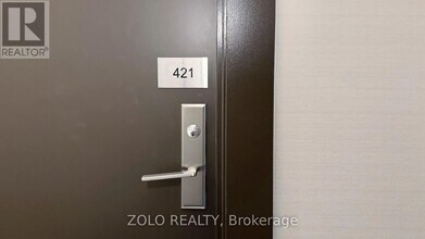 2035 Sheppard Ave E in Toronto, ON - Building Photo - Building Photo