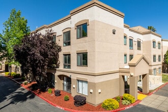 Sunrise Station in Rancho Cordova, CA - Foto de edificio - Building Photo