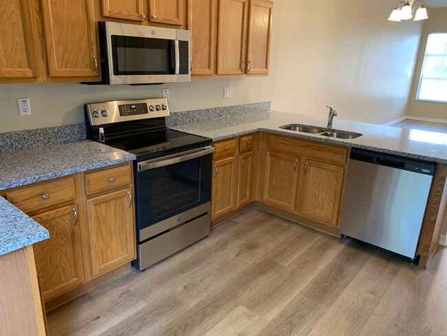 6781 W Oak Park Blvd in Homosassa, FL - Building Photo - Building Photo