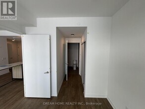 251 Masonry Wy in Mississauga, ON - Building Photo - Building Photo