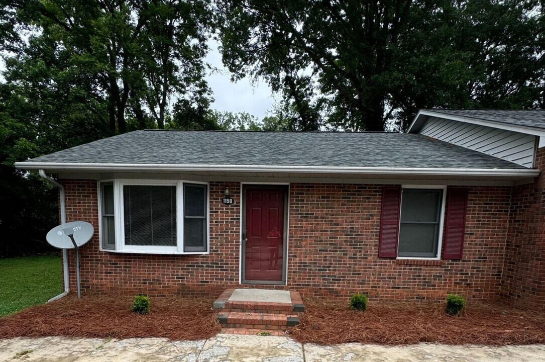 1150 McKinnon Dr in Rock Hill, SC - Building Photo