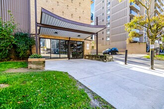 839 Roselawn Ave in Toronto, ON - Building Photo - Building Photo