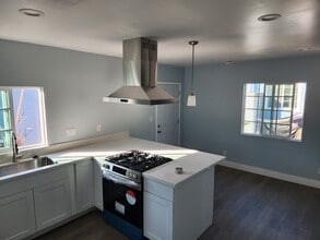 8643 Wakefield Ave in Los Angeles, CA - Building Photo - Building Photo