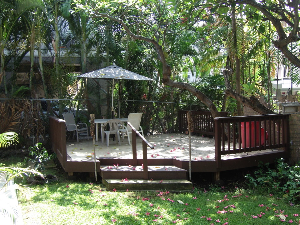 Lokelani Apartments in Kailua Kona, HI - Building Photo