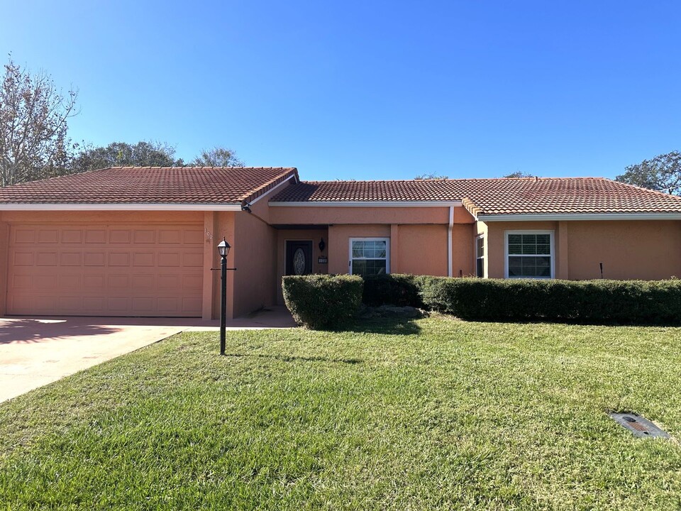 102 Florida Park Dr N in Palm Coast, FL - Building Photo