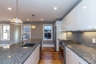 150-152 Huron Ave in Cambridge, MA - Building Photo - Building Photo