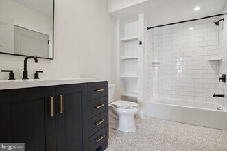 35 Chestnut Rd in Paoli, PA - Building Photo - Building Photo