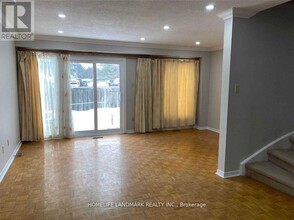 116 LAMOREAU Dr in Toronto, ON - Building Photo - Building Photo