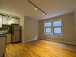 2430 N Kedzie Blvd, Unit 205 in Chicago, IL - Foto de edificio - Building Photo