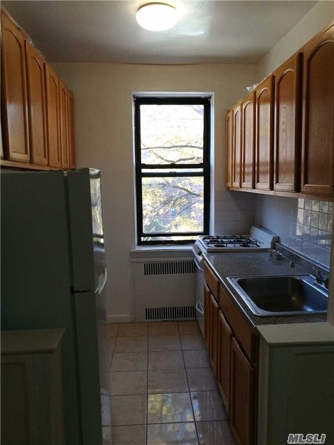 100-10 67th Rd-Unit -3F in Queens, NY - Building Photo