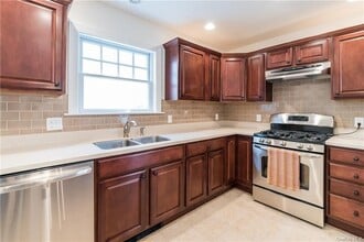 18 Southfield Ave in Dobbs Ferry, NY - Foto de edificio - Building Photo