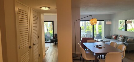 4450 Highway A1A, Unit 102 in Vero Beach, FL - Foto de edificio - Building Photo