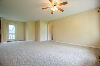 563 Briarwood Dr in Clarksville, TN - Building Photo - Building Photo