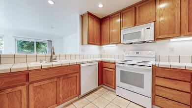 4732-4736 Starbuck Ave in Santa Rosa, CA - Building Photo - Building Photo