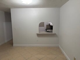 17255 SW 95th Ave, Unit H-214 in Palmetto Bay, FL - Building Photo