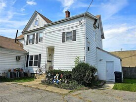 1704 Abbott Rd in Buffalo, NY - Building Photo