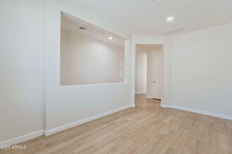 2055 E Northwood Dr in Phoenix, AZ - Building Photo - Building Photo