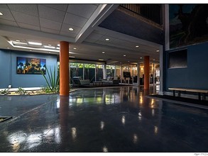 1001 Melrose Ave in Glendale, CA - Foto de edificio - Lobby