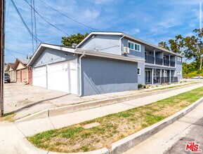 11629 Gateway Blvd in Los Angeles, CA - Building Photo - Building Photo