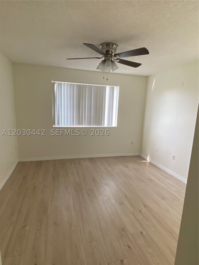 property at 310 Crestwood Ct N