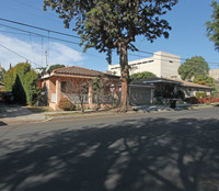 1647 Myra Ave in Los Angeles, CA - Foto de edificio - Building Photo