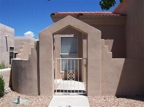 829 Hackberry Trail SE in Albuquerque, NM - Building Photo - Building Photo