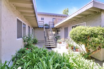 1622 Latham St in Mountain View, CA - Building Photo - Building Photo